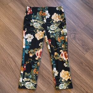 Chico's Elegant Black and Cream Trousers